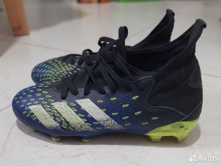 Бутсы шиповки Adidas predator freak 30-31