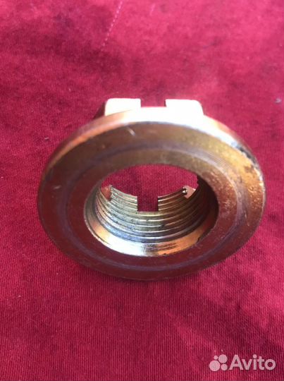 Гайка ступицы Arctic Cat 0423-607