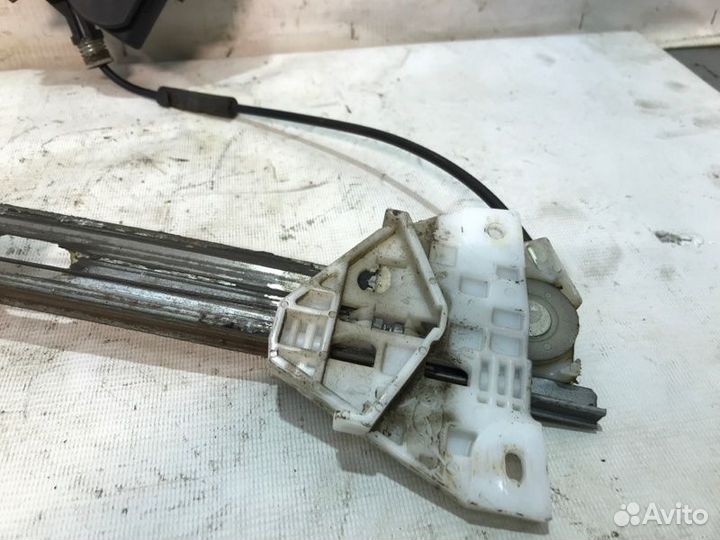 Стеклоподъемник передний левый Mazda 3 седан BK Z6