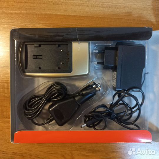 Зарядное устройство для аккумуляторов фотокамер