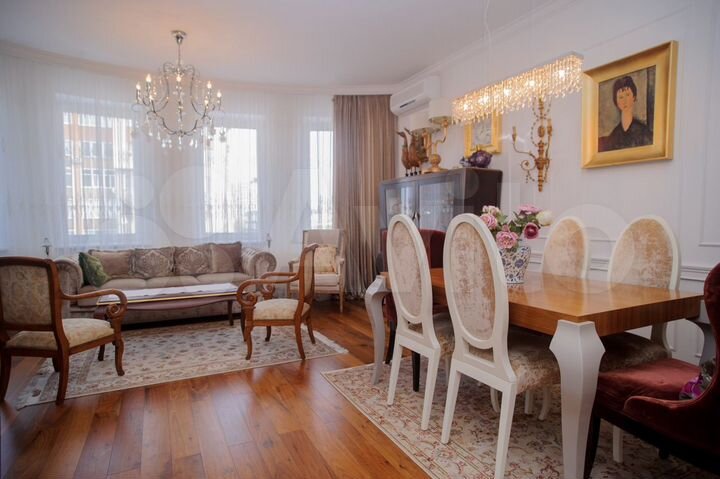 4-к. квартира, 150 м², 7/10 эт.