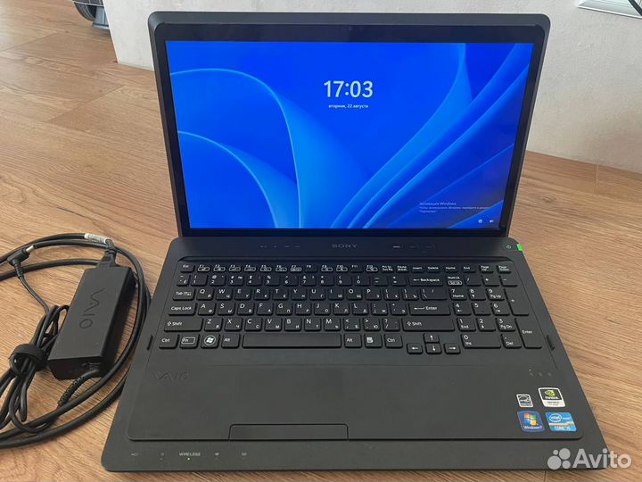 Ноутбук Sony vaio VPC-F24M1R