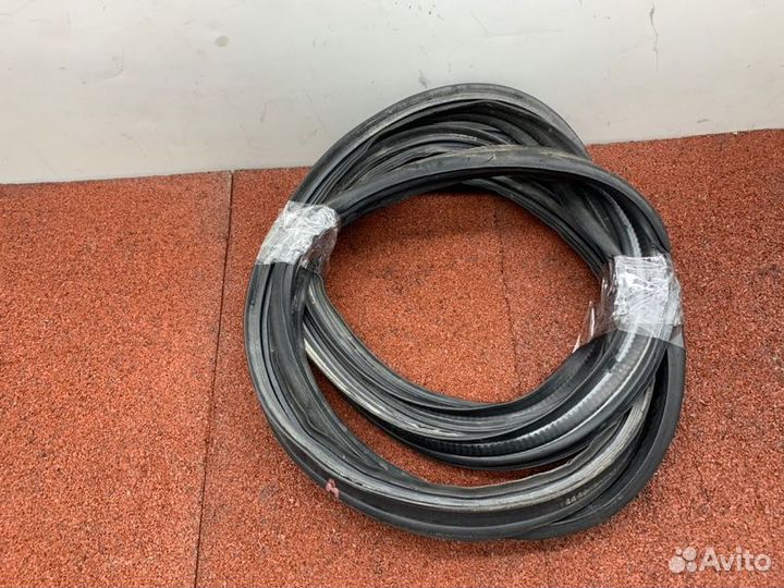 Уплотнитель багажника Renault Duster легковой