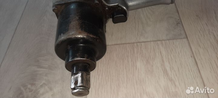 Пневмогайковерт toptul