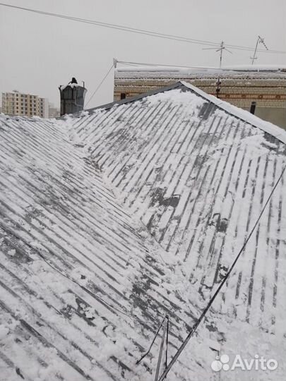 Чистка крыш от снега и наледи