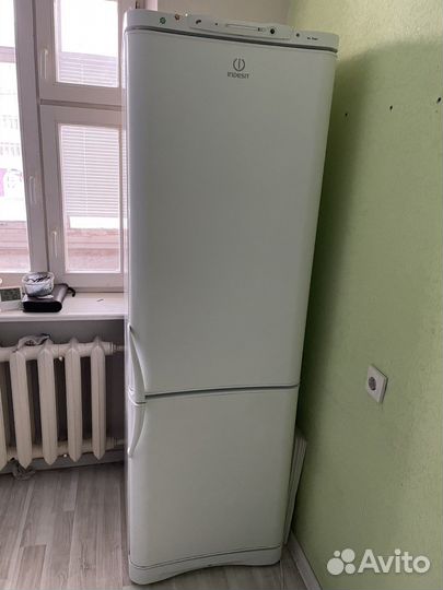 Холодильник Indesit