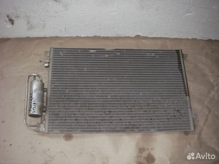 Радиатор кондиционера (конденсер) Opel Vectra C 20