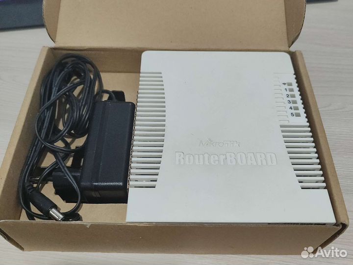 Wi-Fi роутер MikroTik RB951Ui-2HnD