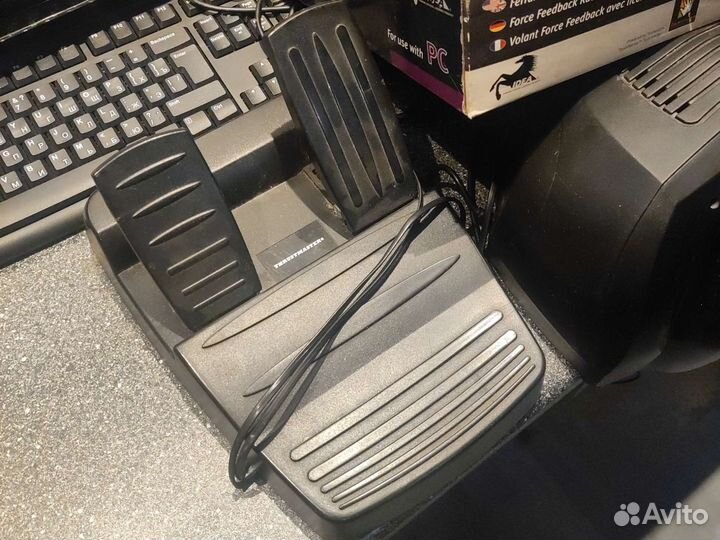 Руль thrustmaster с Force Feedback Ferrari