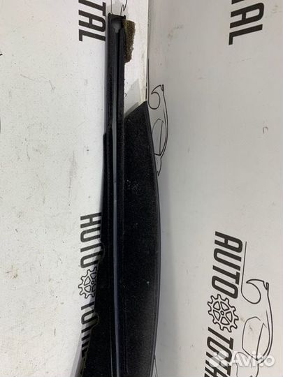 Обшивка стойки задняя правая Bmw 745 E65 N62B44