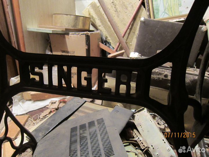 Ножная швейная машинка 