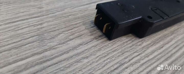 Замок двери (блокировка люка) rold DS88T3 для стир