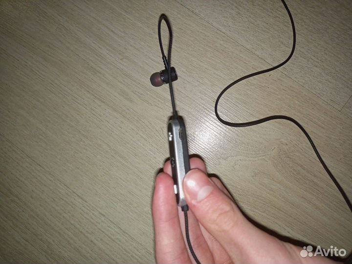 Беспроводные наушники