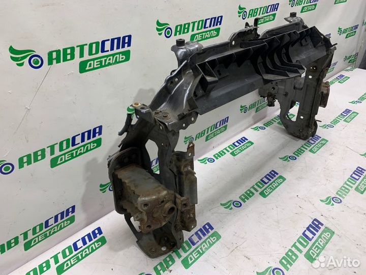 Телевизор панель радиаторов передний Toyota Yaris