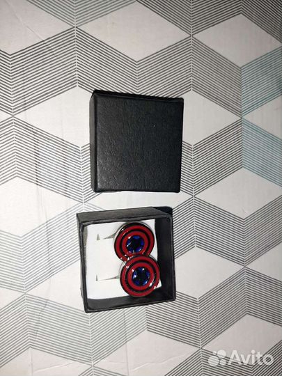 Галстук-бабочка, платок, запонки