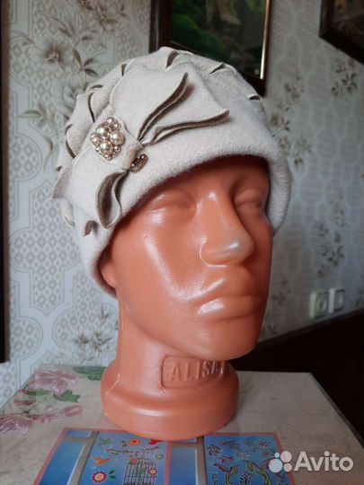 Современная женская шляпка (Польша)