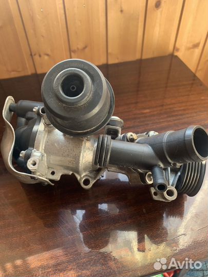 Помпа мерседес GLA 2.5