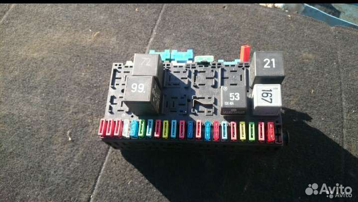 Блок предохранителей Фольксваген Гольф 3 Венто