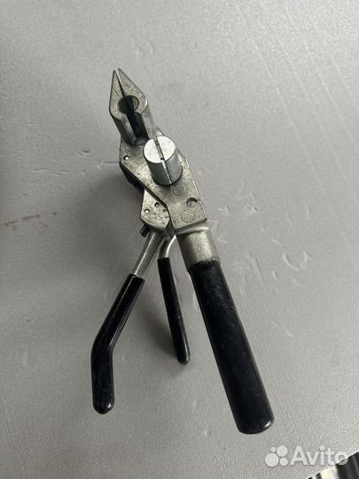 Инструмент для натяжения и резки стальной ленты