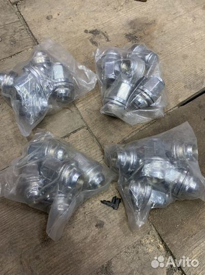 Гайки колесные фланцевые