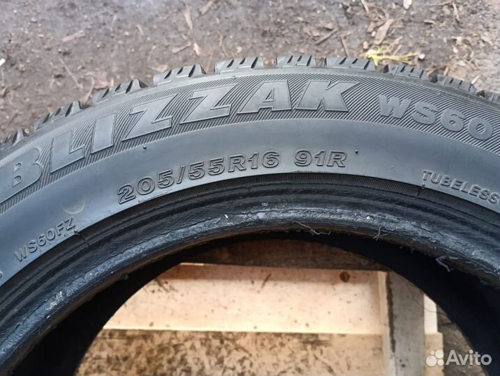 Bridgestone Blizzak WS-60 205/55 R16 94R