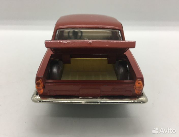 Волга газ 24 красная. СССР. В коробке. Модель 1:43