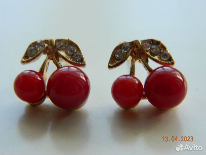 Серьги и броши