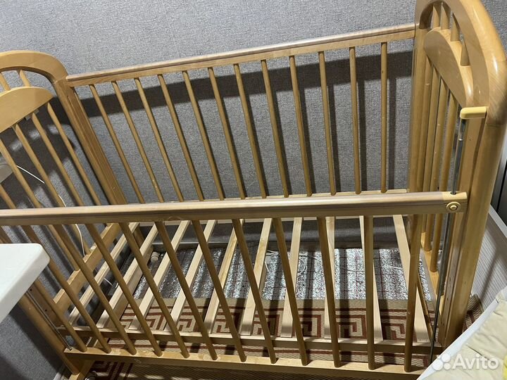Детская кроватка