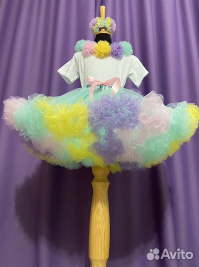 Костюм нарядный на девочку