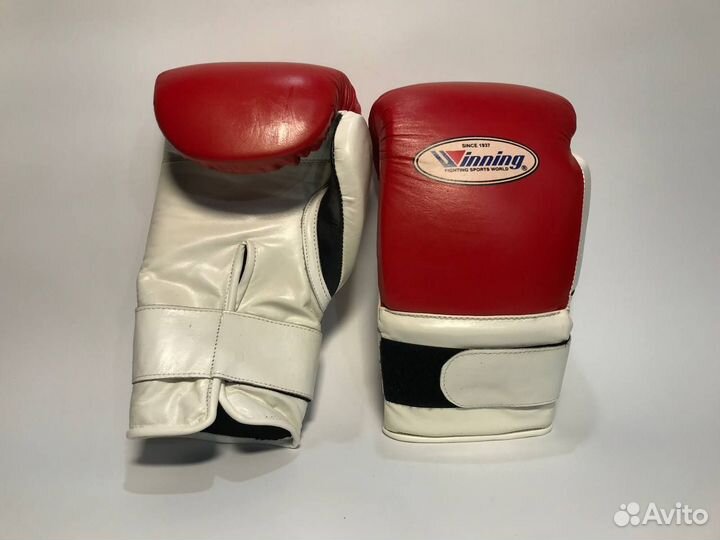 Боксерские перчатки Winning Red White