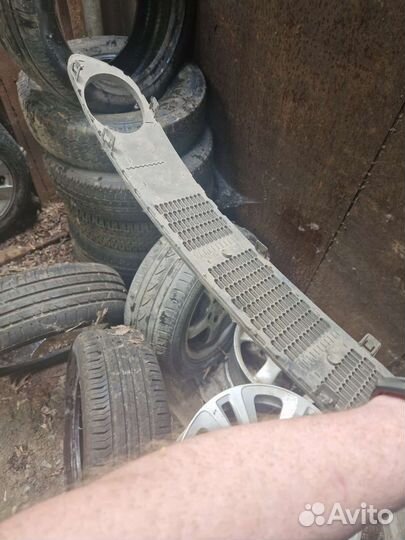 Решетка в бампер на Ниссан Альмера N16