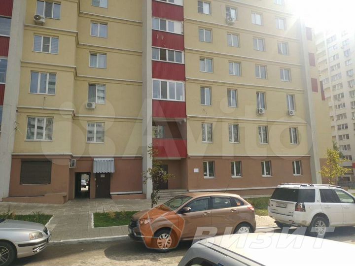 Помещение с отдельным входом и кабинетами