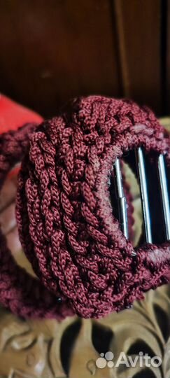 Вязанная на металлическом каркасе корзиночка