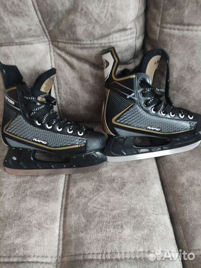 Коньки хоккейные, лыжные ботинки