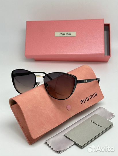 Солнцезащитные очки miu miu