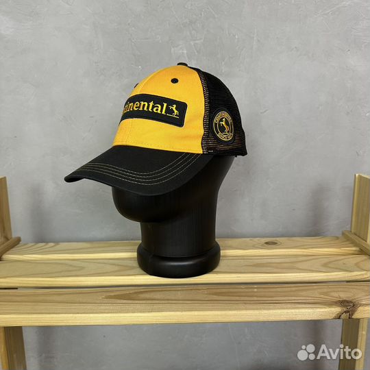 Кепка Continental