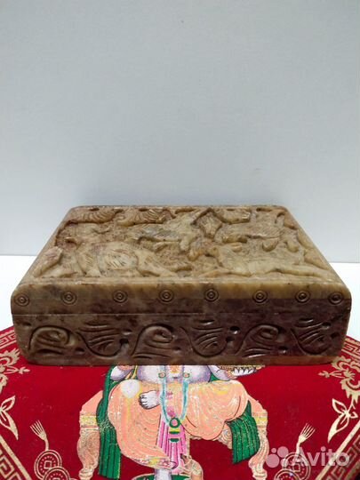 Слон, шкатулка,подставки из Индии. Резьба по камню