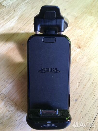 Автомобильный держатель для iPhone 4S Magellan Pr