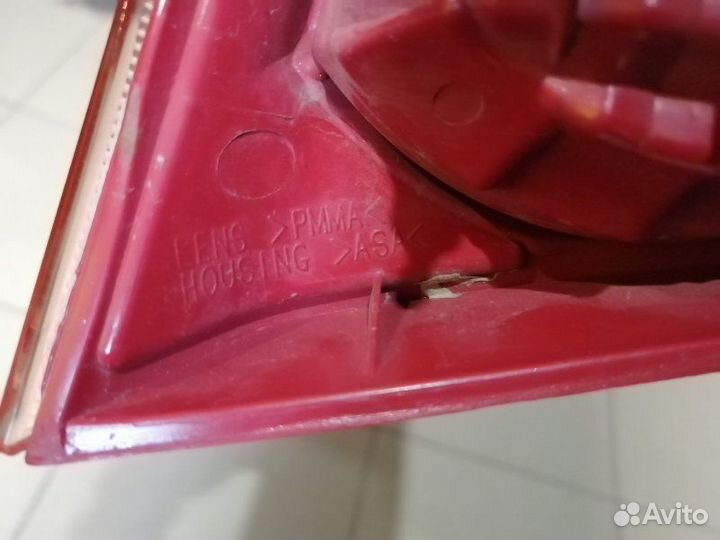 Фонарь внутренний задний правый Mitsubishi Lancer