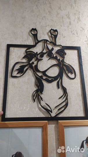 Резное панно из дерева