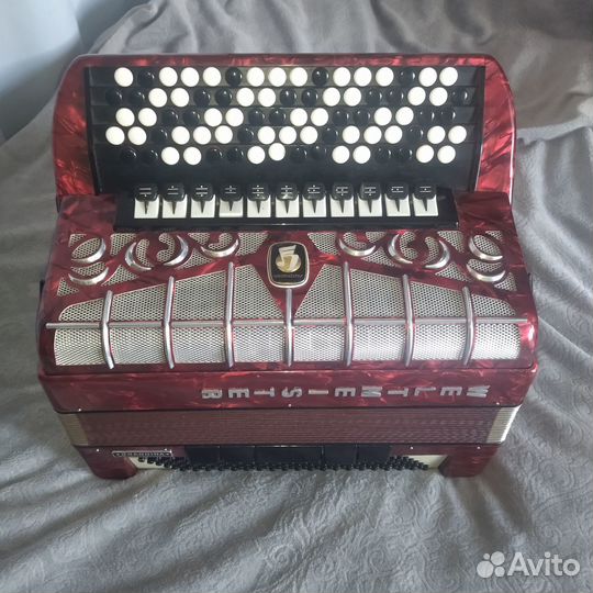 Продам аккордеон Weltmeister Grandina