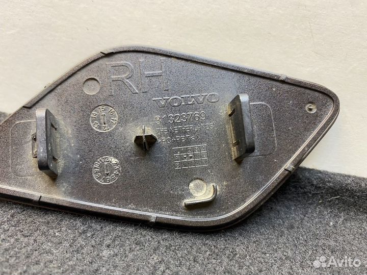 Кронштейн форсунки омывателя Volvo XC60 13-17