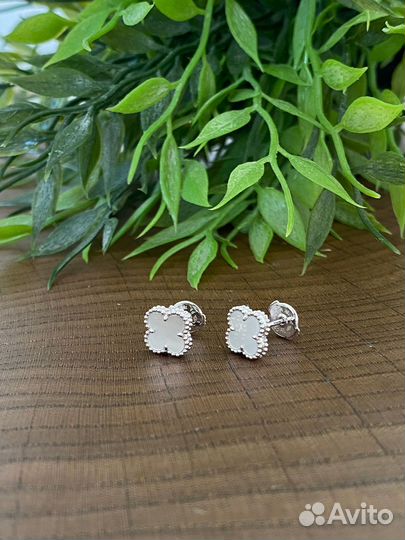 Золотые серьги van cleef