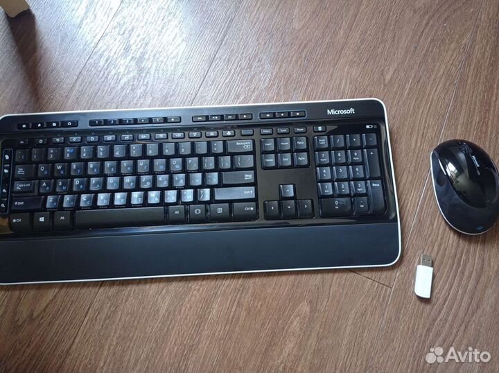 Беспроводная клавиатура и мышь microsoft
