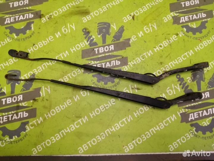 Поводок стеклоочистителя Nissan Terrano R50 ZD30