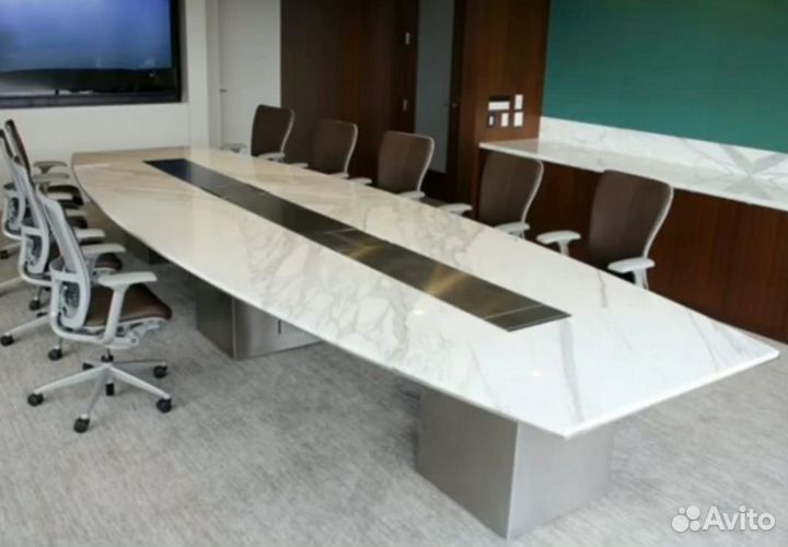 Стол для переговорной комнаты