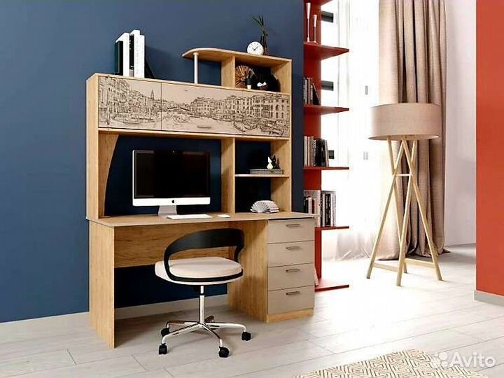 Компьютерный стол белый