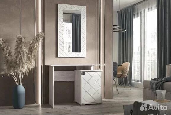 Стол макияжный