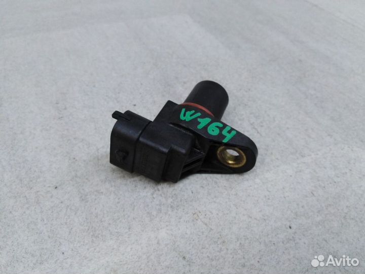 Датчик положения распредвала A0051531328