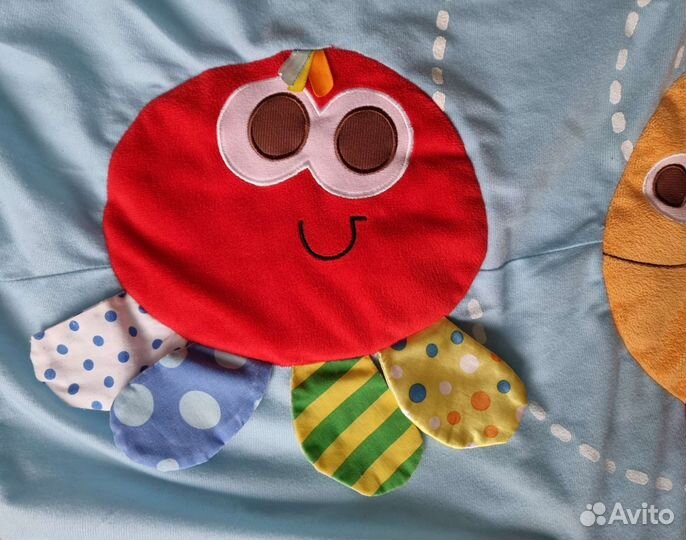 Развивающий коврик для малышей с дугами